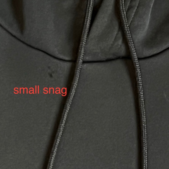 Men's Under Armour Black Loose Fit Cold Gear Hoodie Size XL - Picture 4 of 6